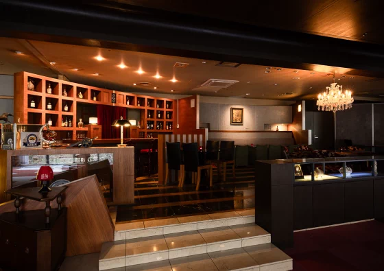 Bar 4 st（バー・フォーステージ）